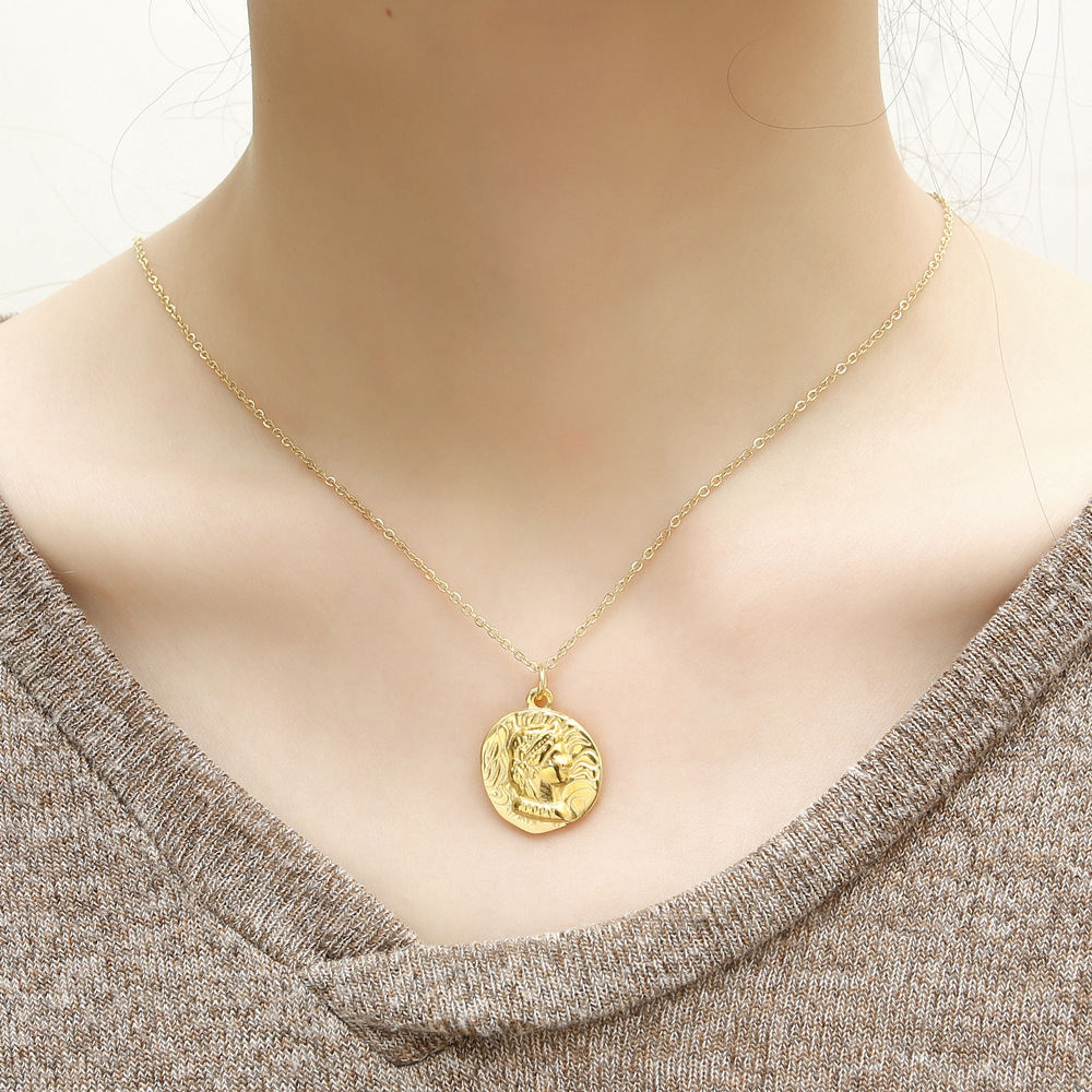 Gold Plated Queen Elizabeth Po - огляд і ціна Coin Necklace Delicate